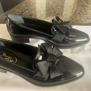 Browns Couture Tulip Loafer Black NWOT Size 38/7.5